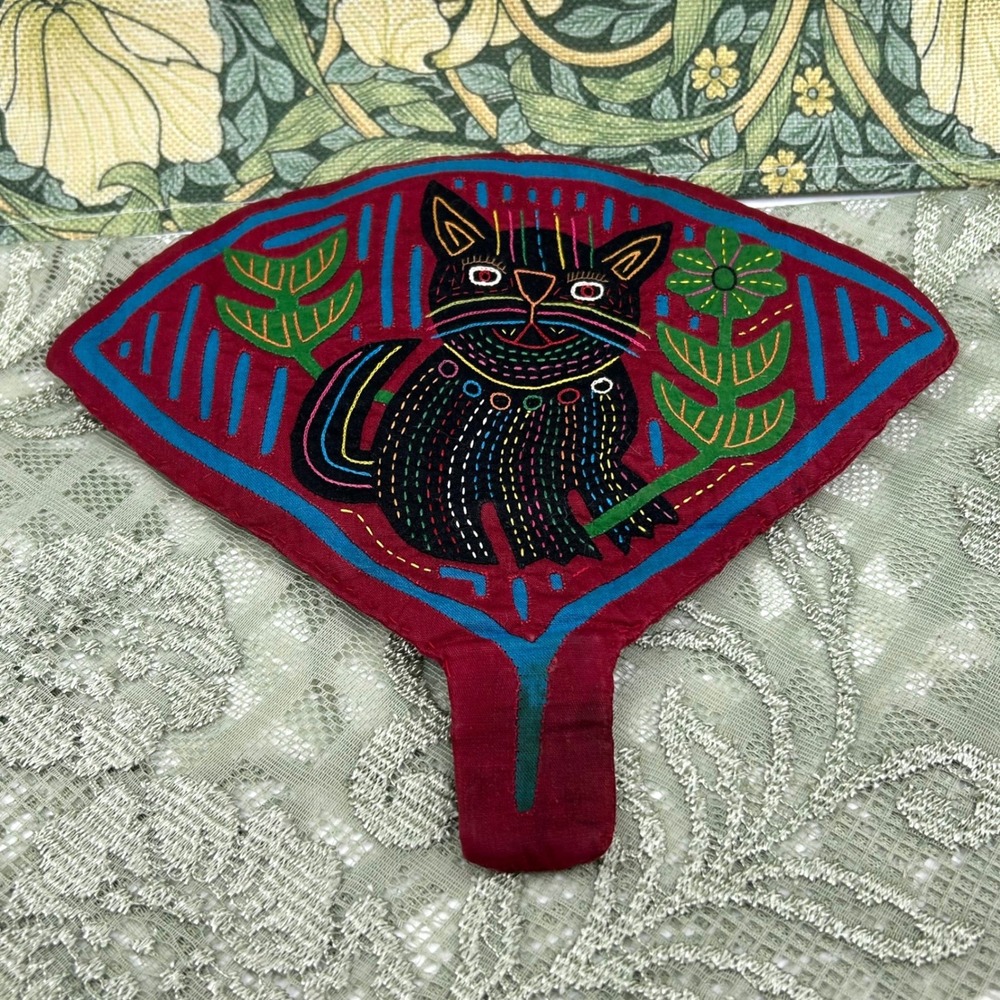 Vintage Cat Fan Mola Handsewn Textile Panama Latin America Applique Folk Art
